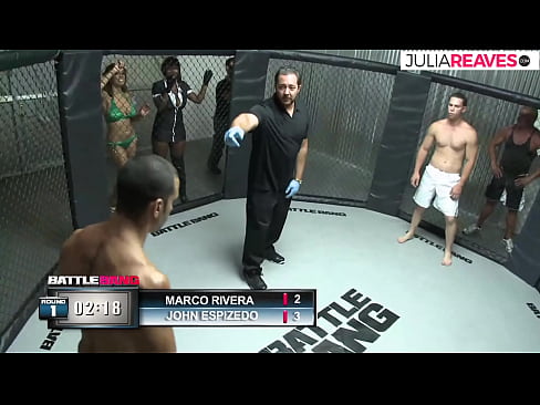 ❤️ Ultimate Fighter ቀለበቱ ውስጥ ከተጣላ በኋላ አንዲት ቁጥር ሴትን ትበዳለች። ጥራት ያለው የወሲብ ፊልም ️❤
